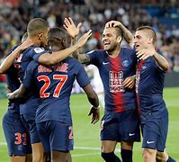 荷兰队逆袭巴黎圣日耳曼，意大利队长发现新闻