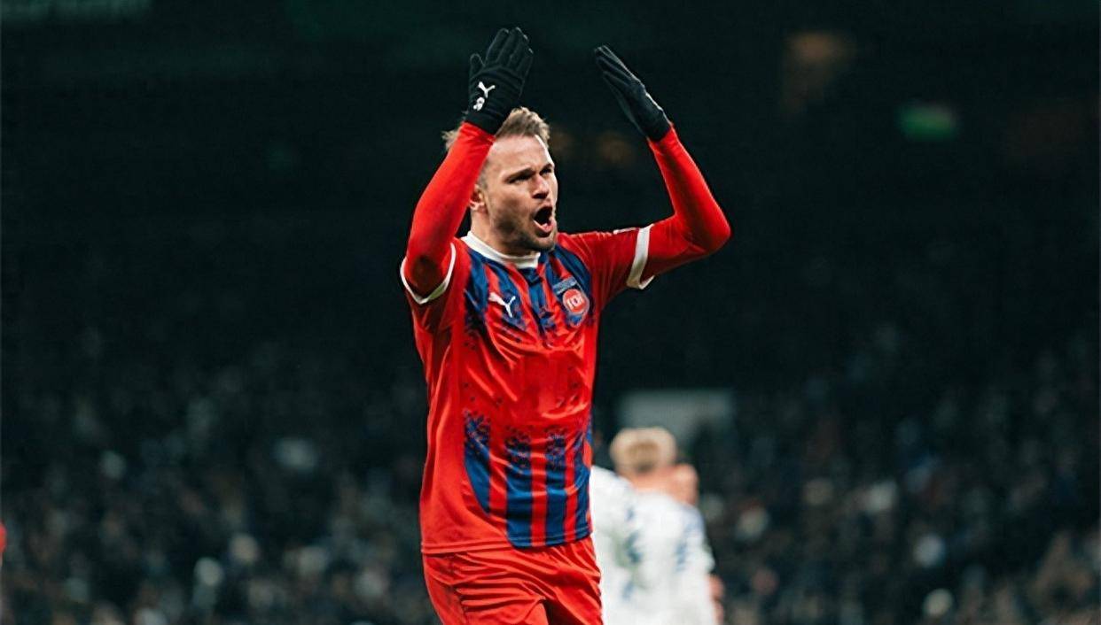 包含波鸿客场大获全胜，全队表现出色，喜获胜利的词条