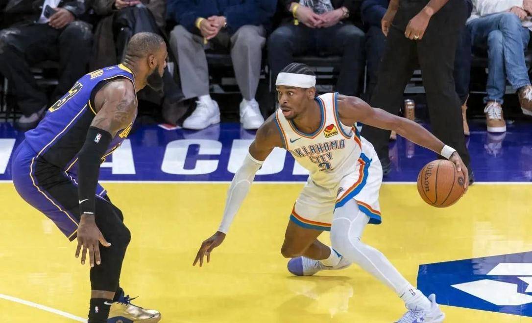 包含苏炳添在比赛中因伤离场，哈登主教练感到担心的词条