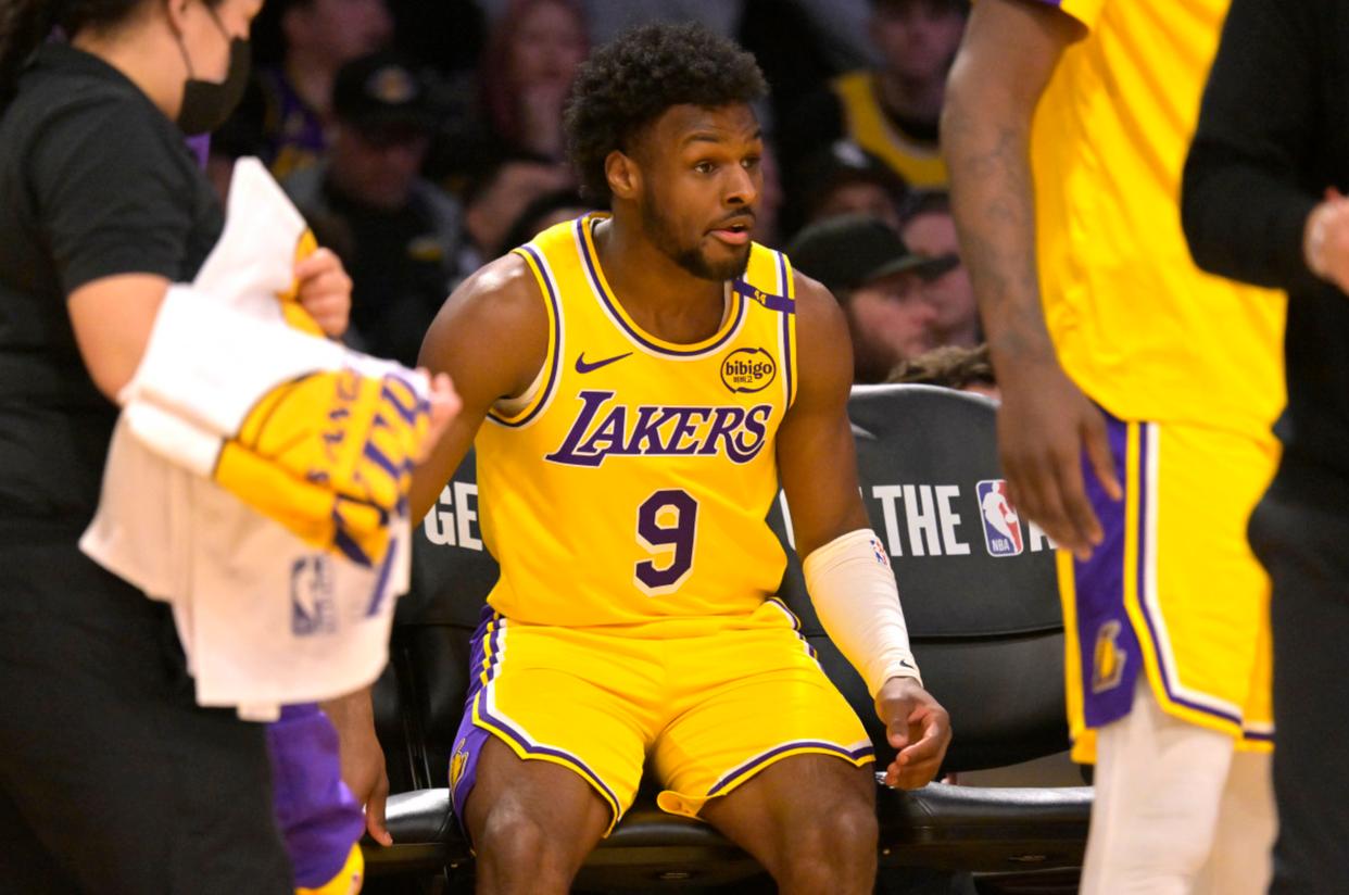 Rookie在湖人比赛中逆转，爆冷引发热议！的简单介绍