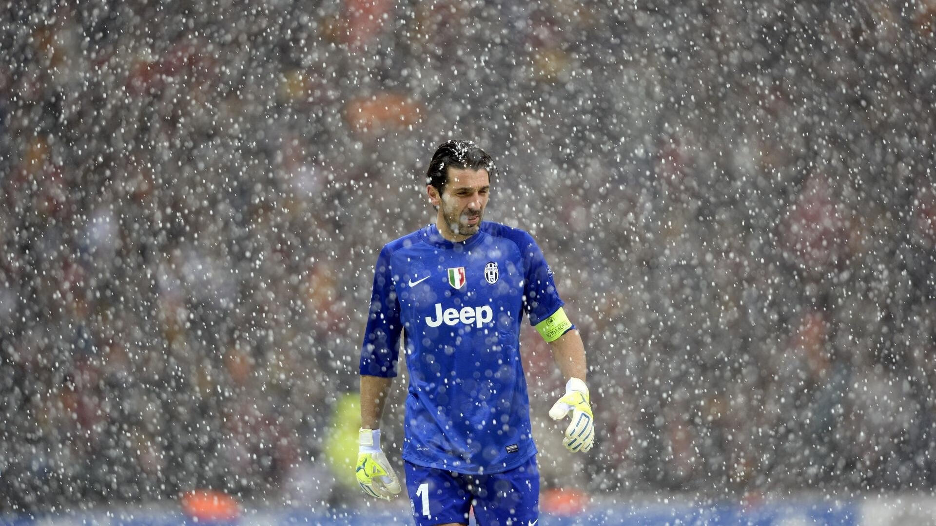 阿扎伦卡连续七场比赛得分超过刷新纪录，拜仁不断突破！气势如虹延续